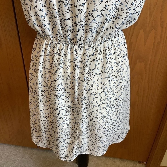 Sienna Sky Flower Print Short Sleeve Dress Sz-S - Picture 6 of 7